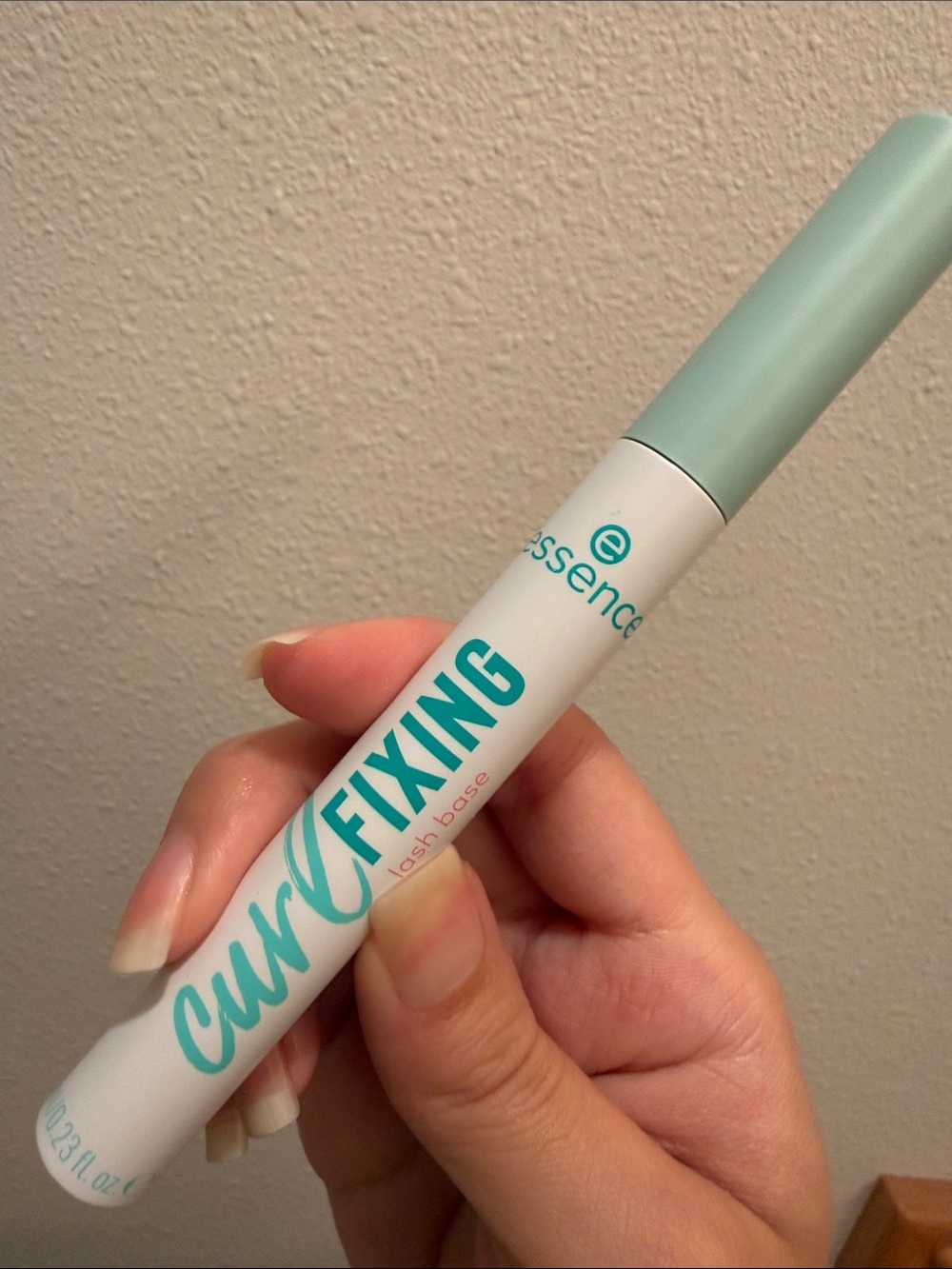 essence Curl Fixing Lash Base